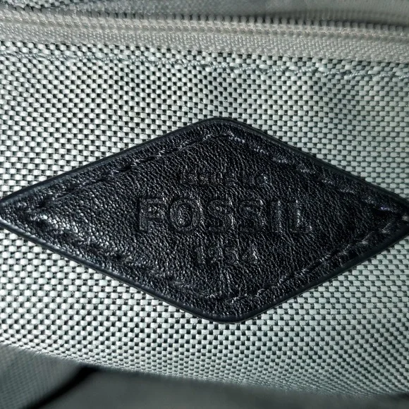 Fossil Jolie Leather Shoulder Bag - Picture 4 of 12